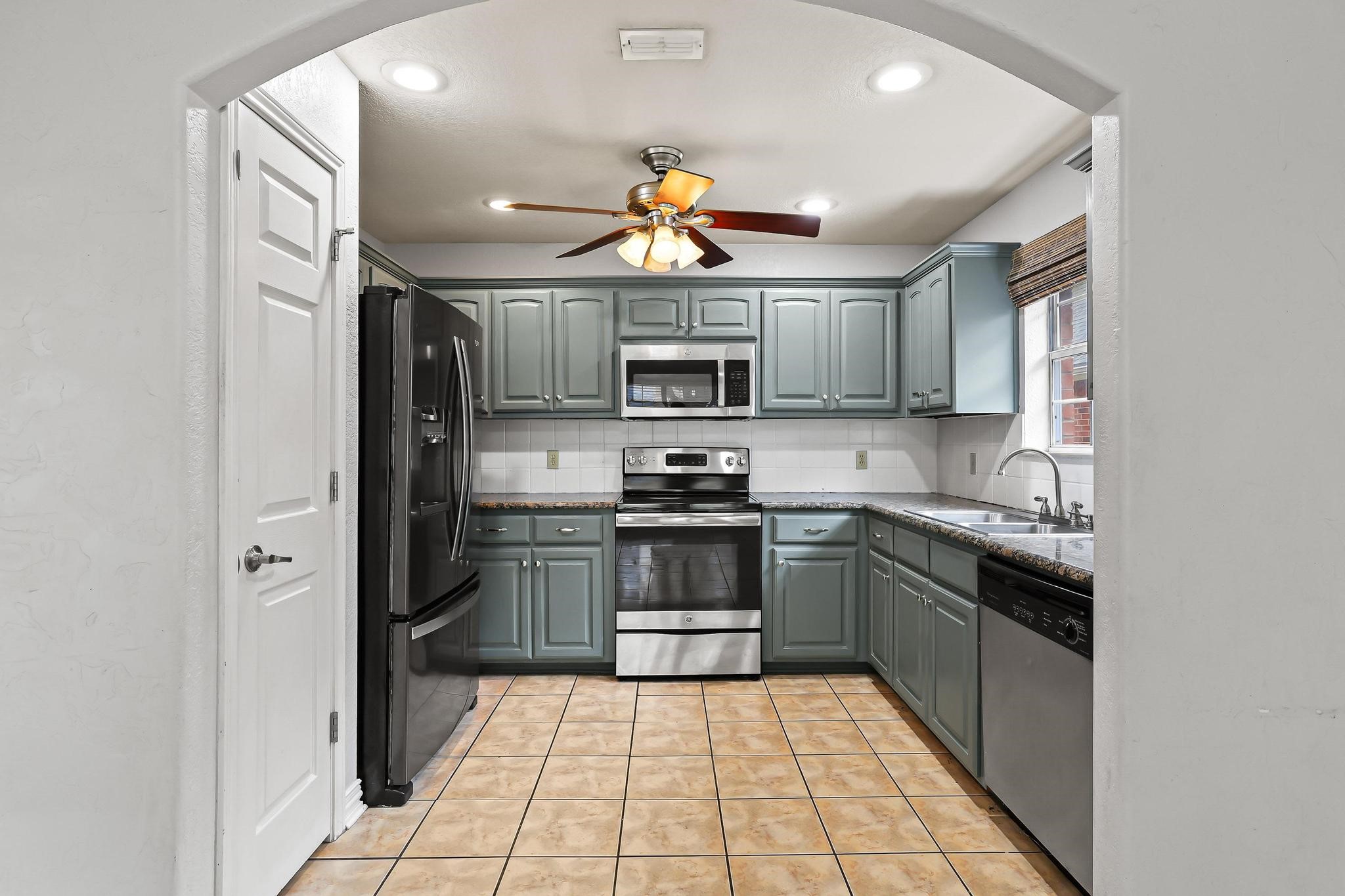 702 Madison Place Sherman TX 75092