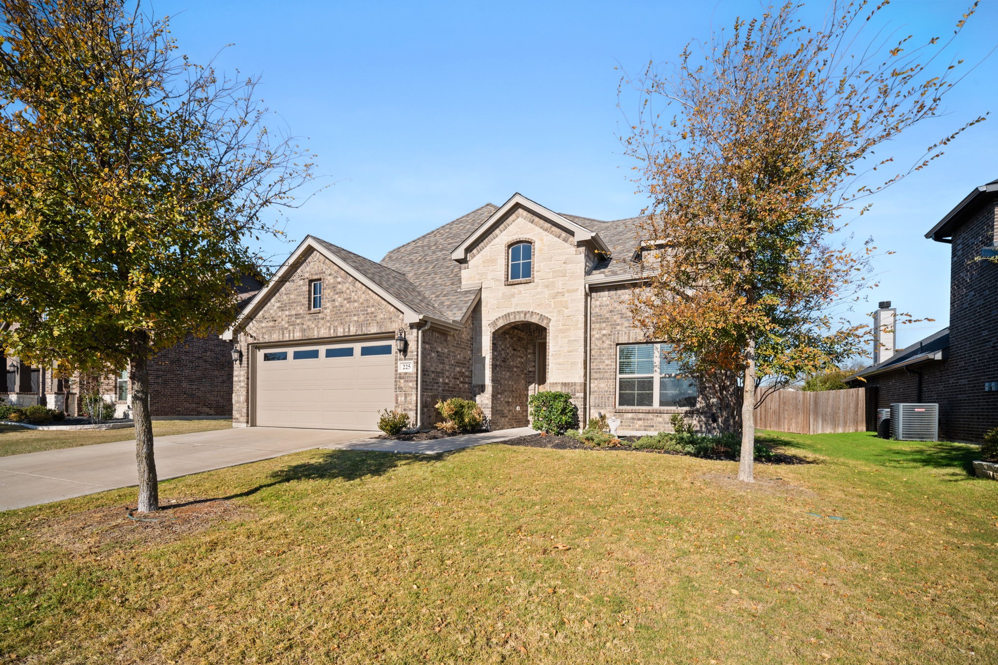 225 Lariat Trail Waxahachie TX 75165
