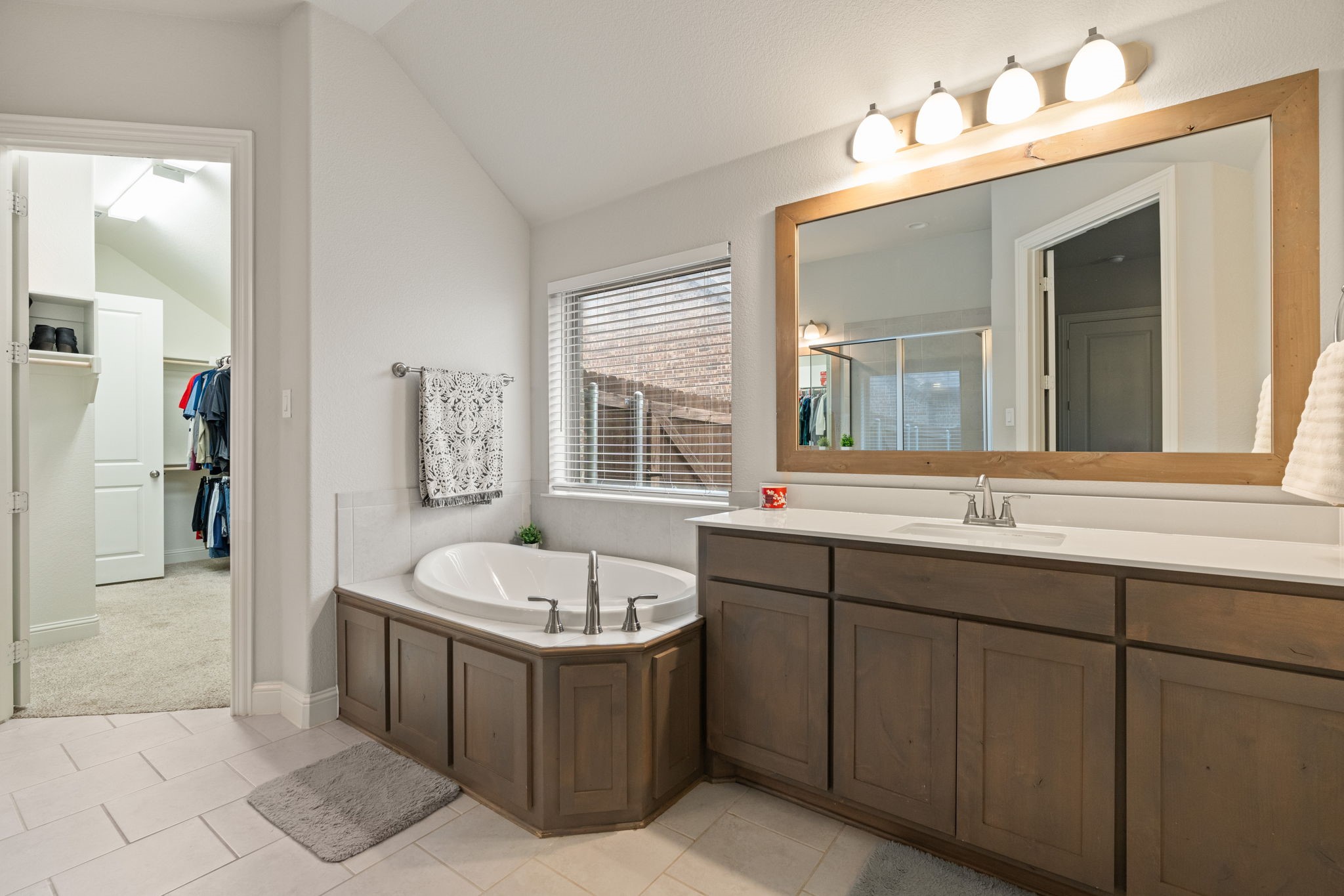 225 Lariat Trail Waxahachie TX 75165