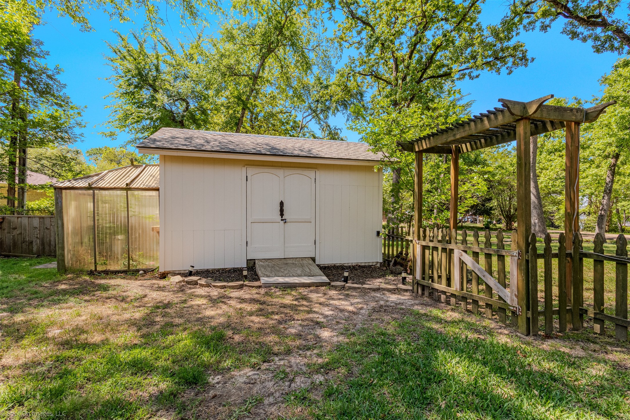 223 Enchanted Drive Enchanted Oaks TX 75156