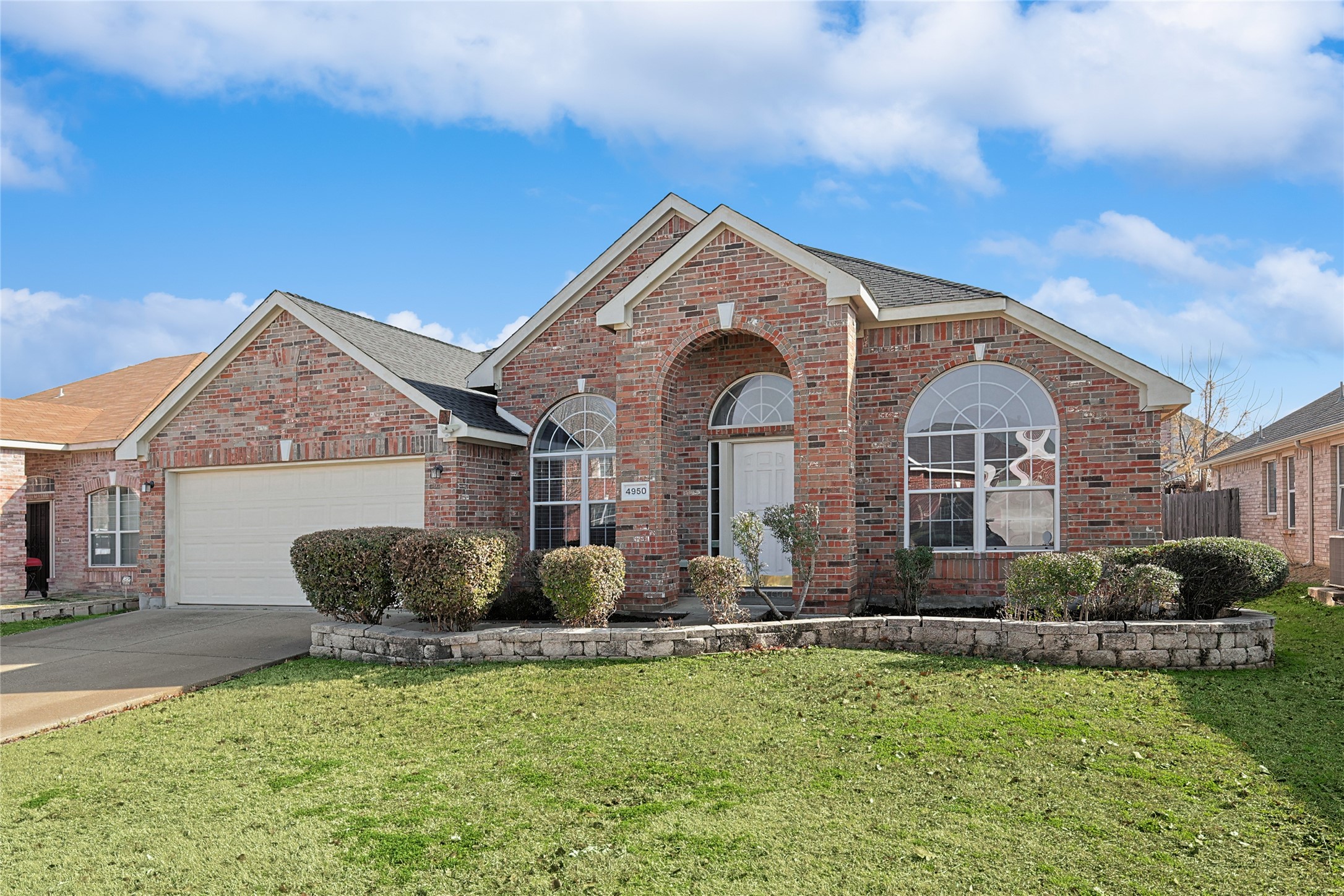 4950 Autumn Hill Grand Prairie TX 75052