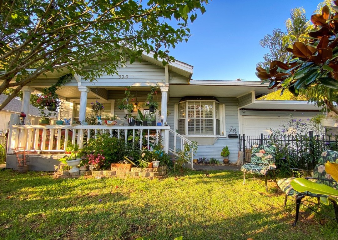 325 W Pembroke Avenue Dallas TX 75208