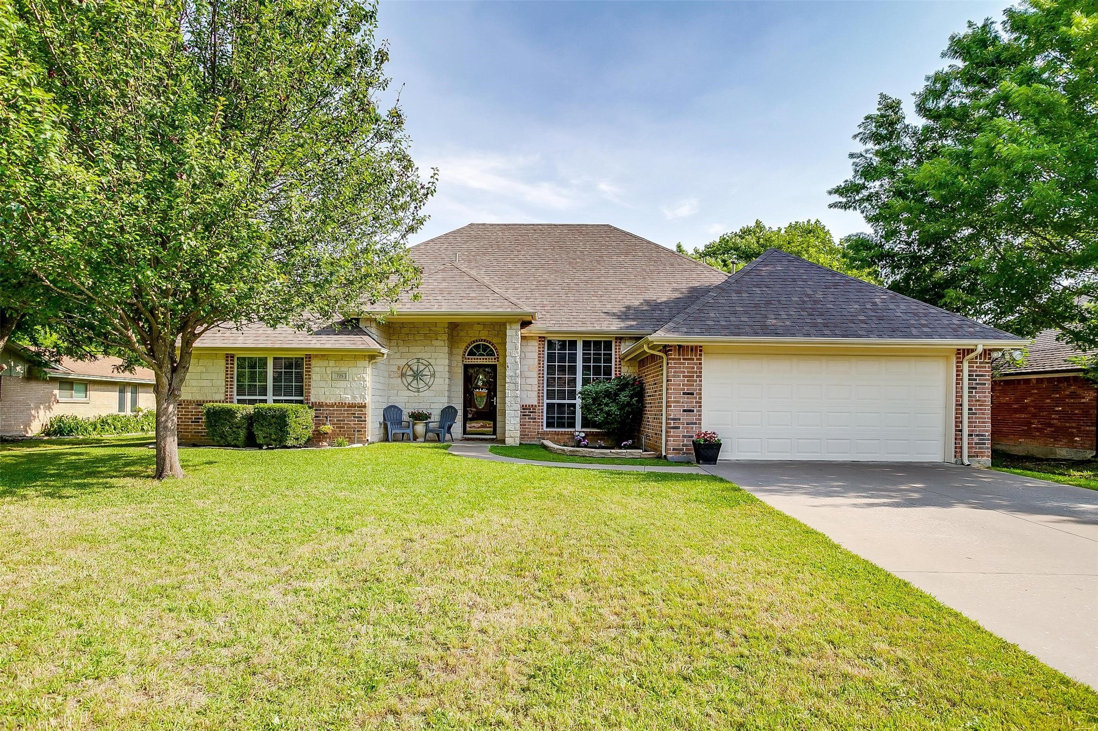 725 Bluebird Street Fort Worth TX 76140