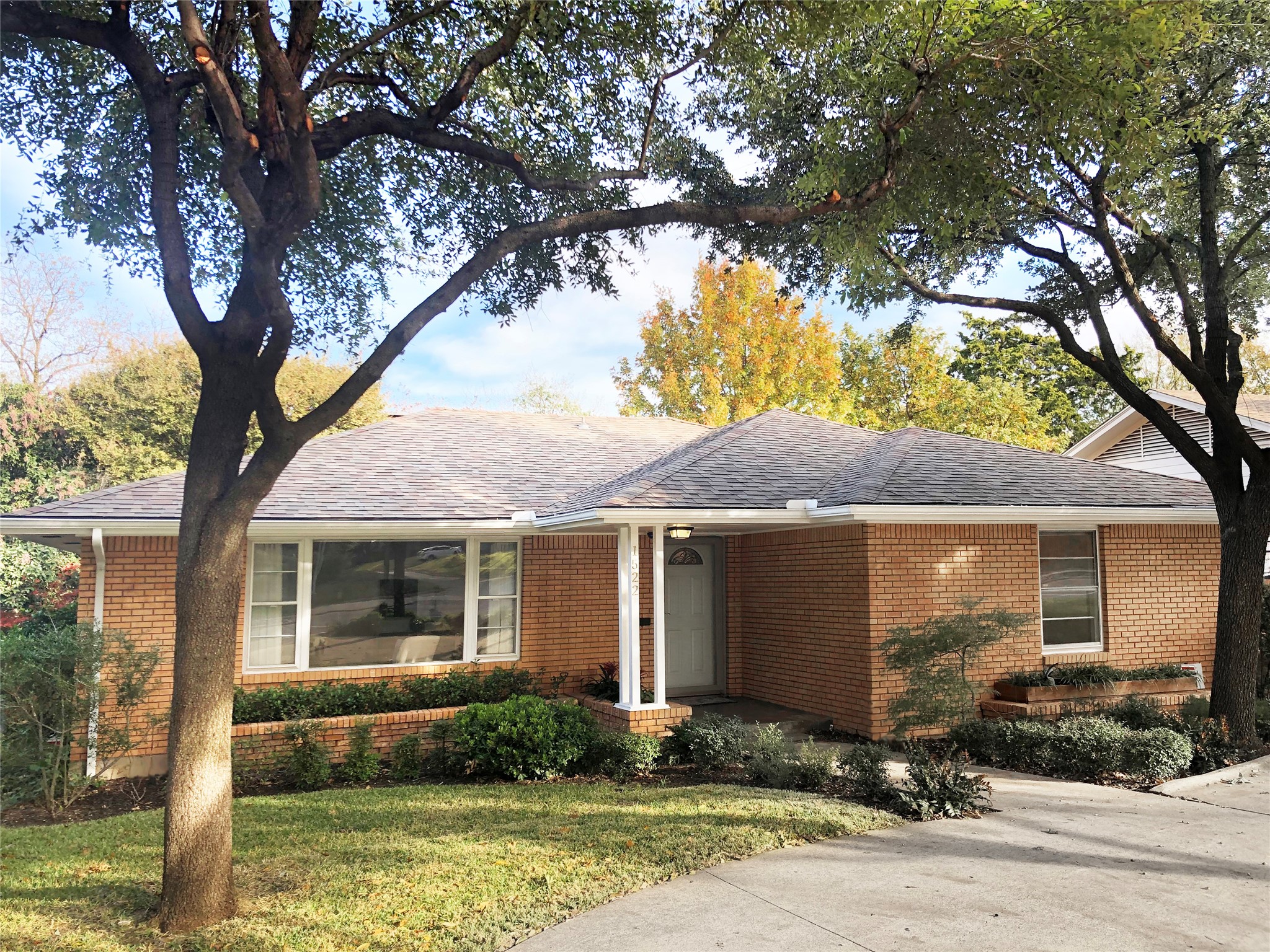 1522 Sylvan Avenue Dallas TX 75208