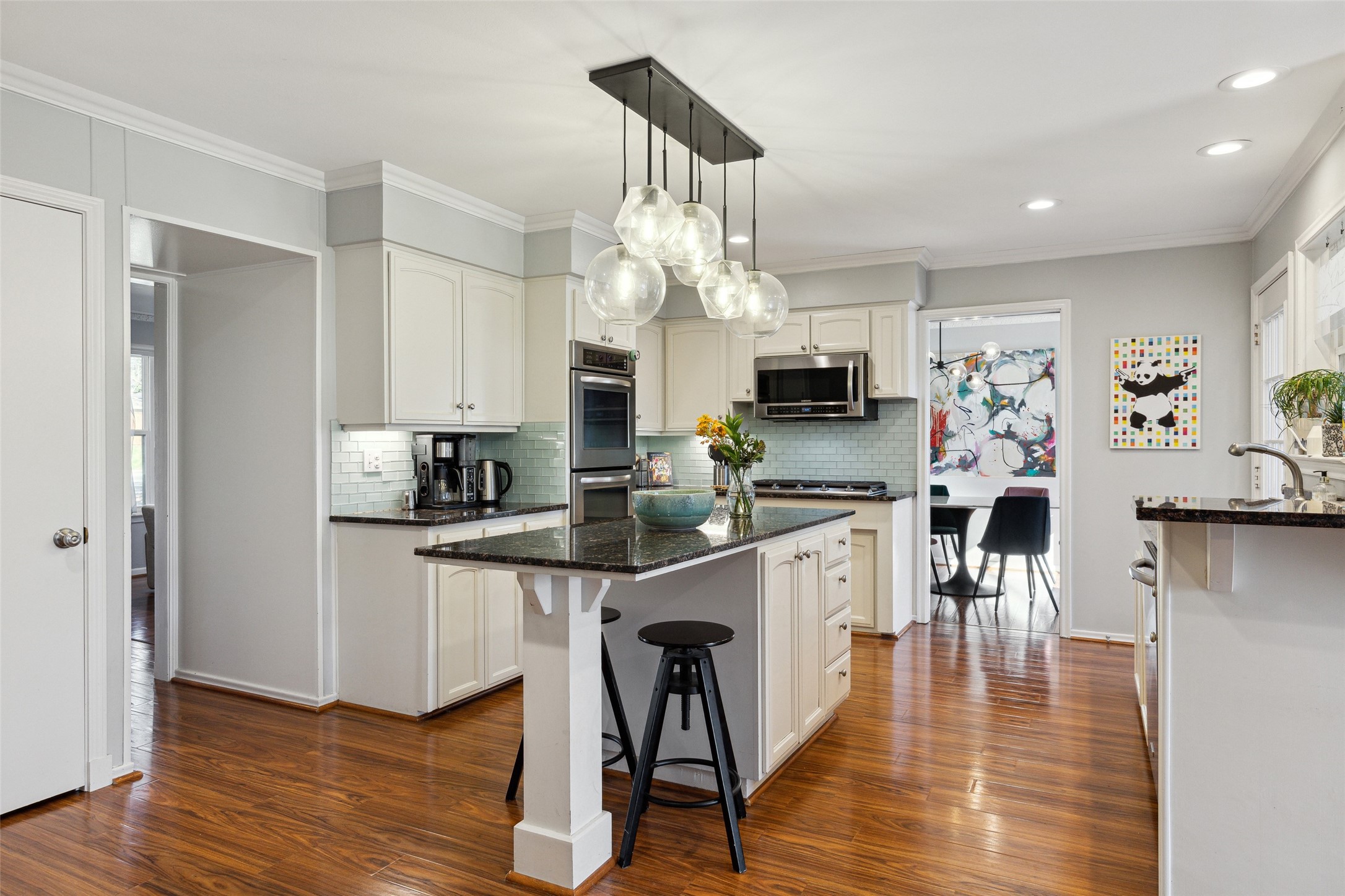 1522 Sylvan Avenue Dallas TX 75208