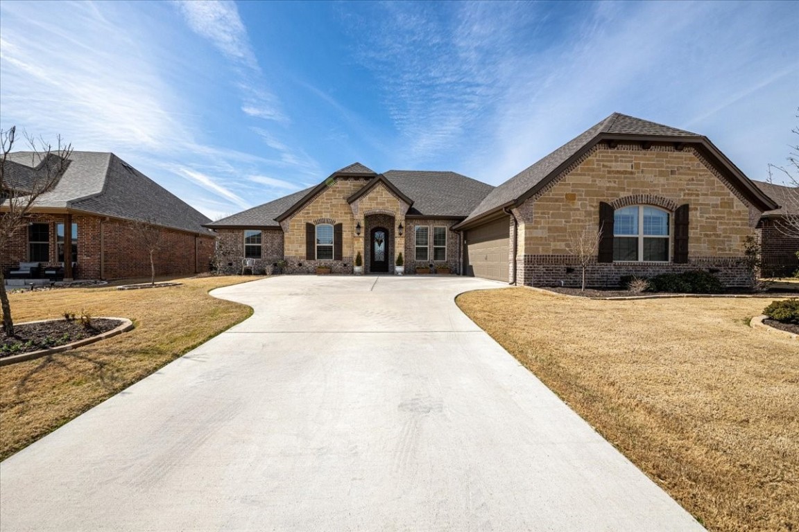 2065 Clive Drive Granbury TX 76048