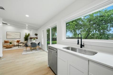 1209 Briarcove Drive Richardson TX 75081