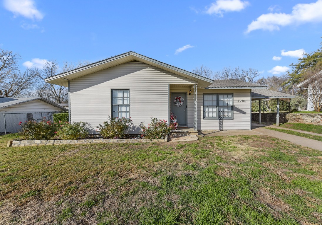 1205 Grace Street Weatherford TX 76086
