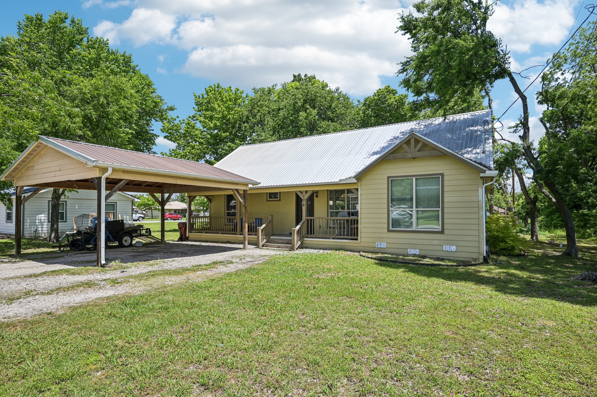 104 S Cedar Street Leonard TX 75452