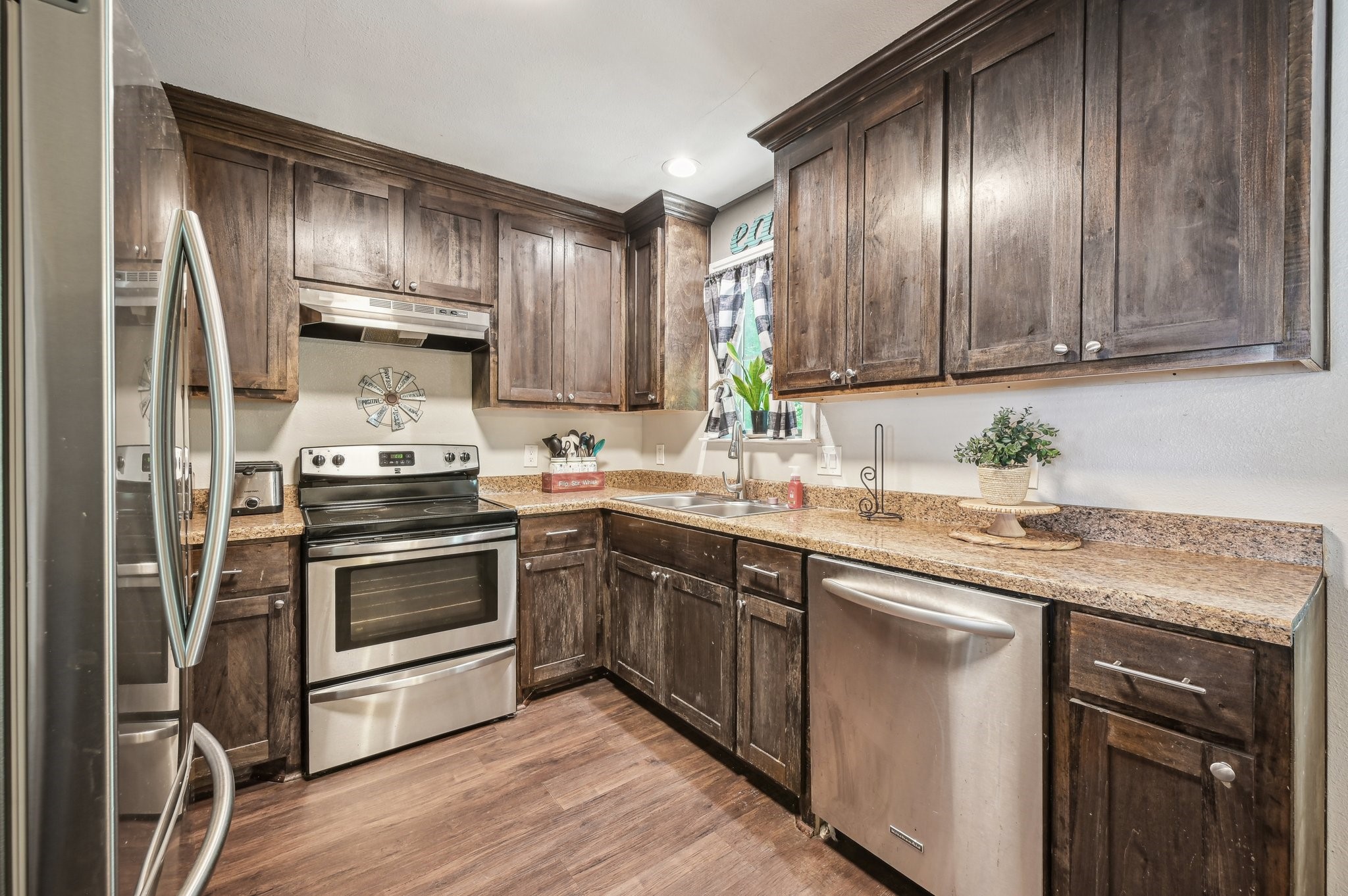 104 S Cedar Street Leonard TX 75452