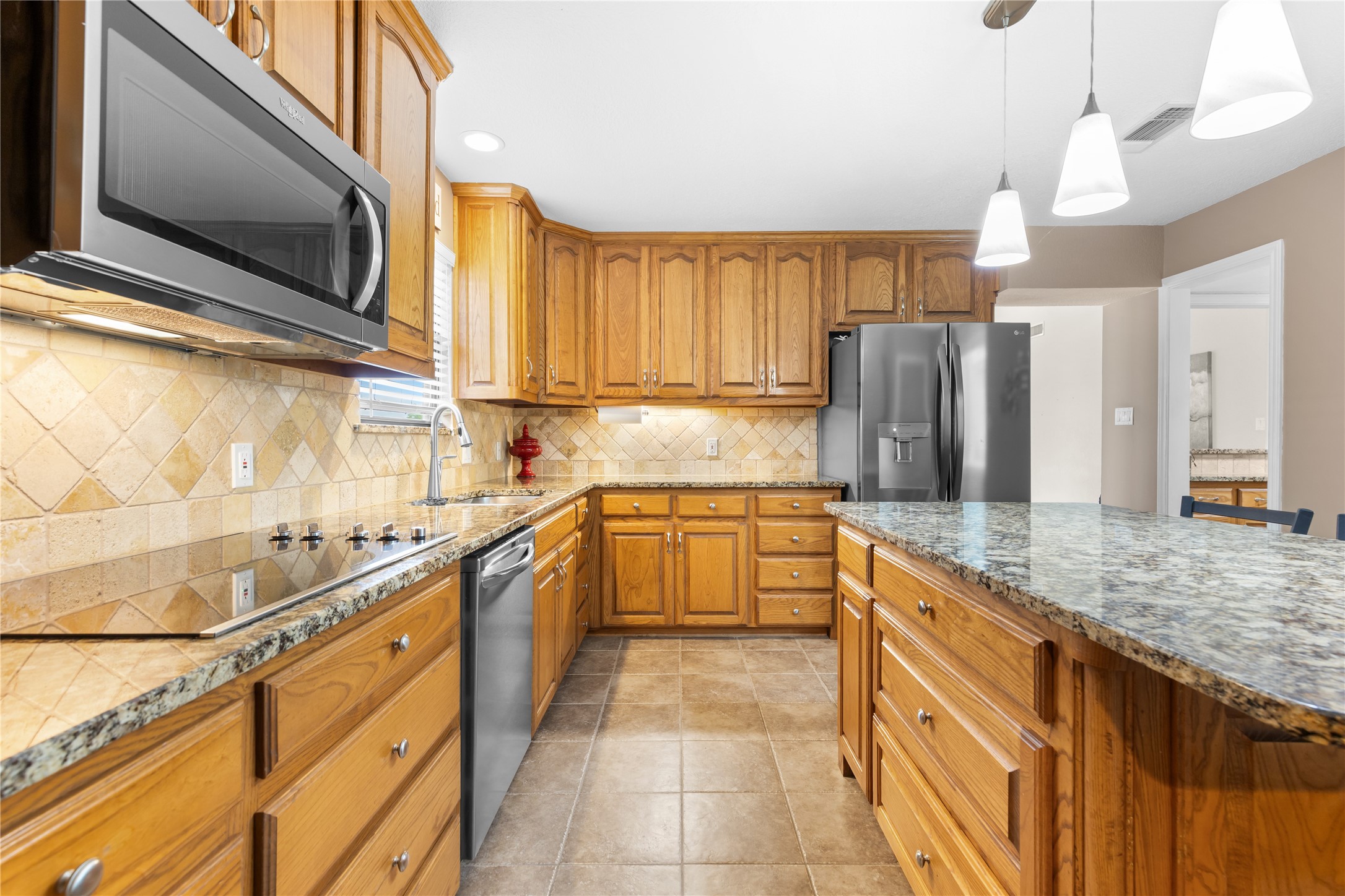 568 Harbor Circle Azle TX 76020