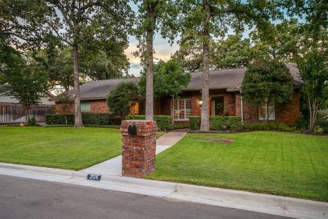 206 Shelmar Drive Euless TX 76039