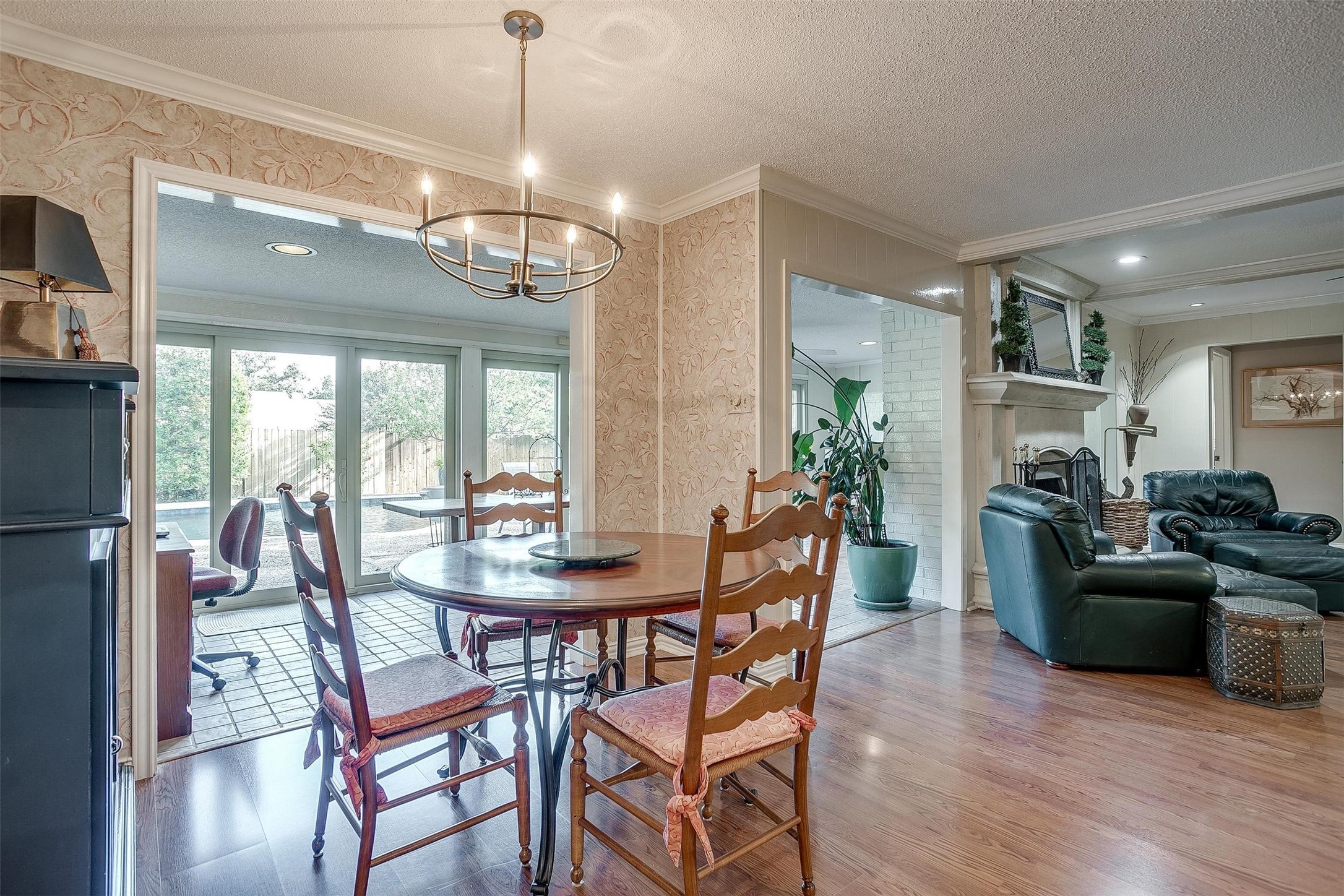 206 Shelmar Drive Euless TX 76039