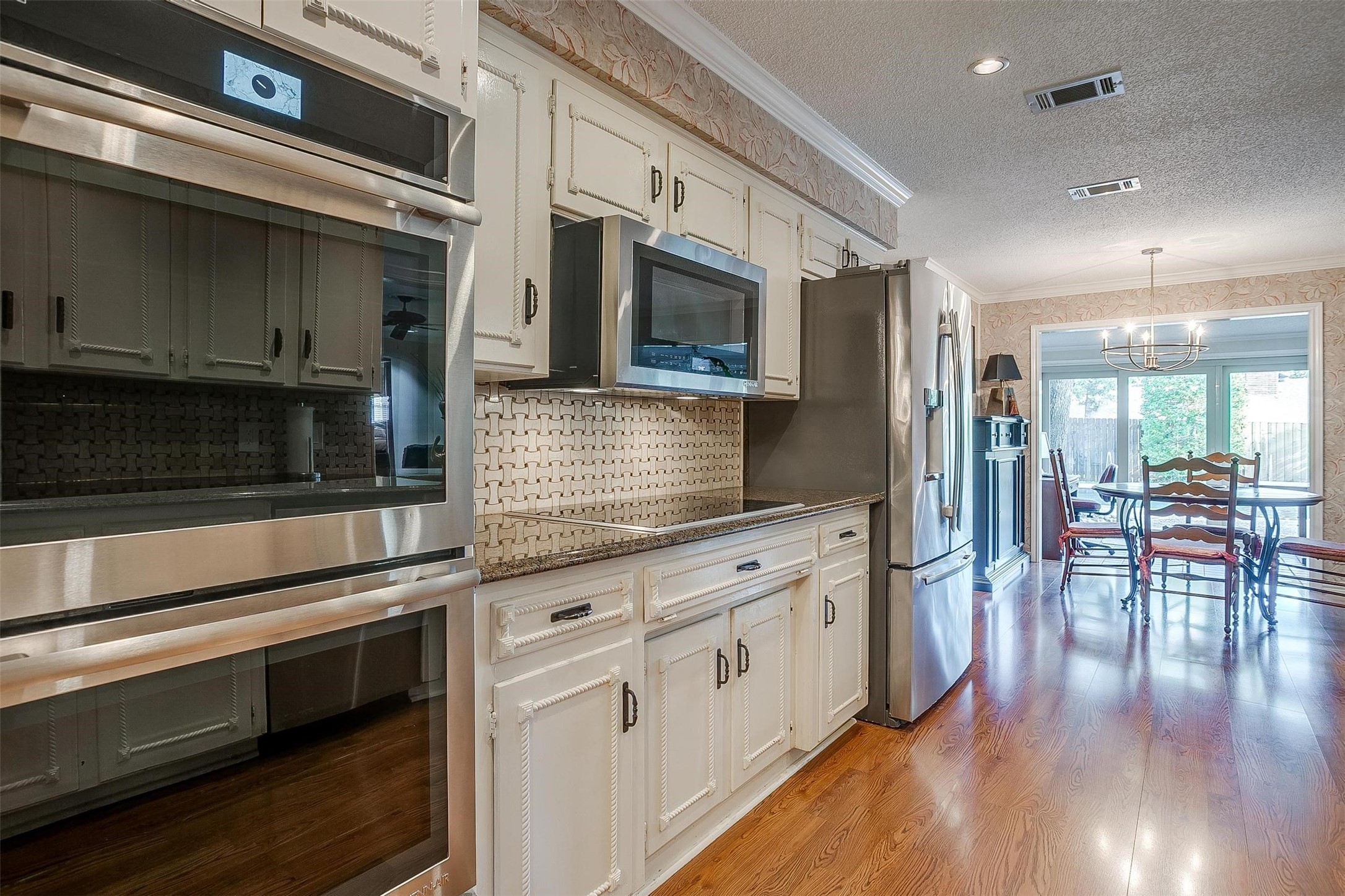 206 Shelmar Drive Euless TX 76039