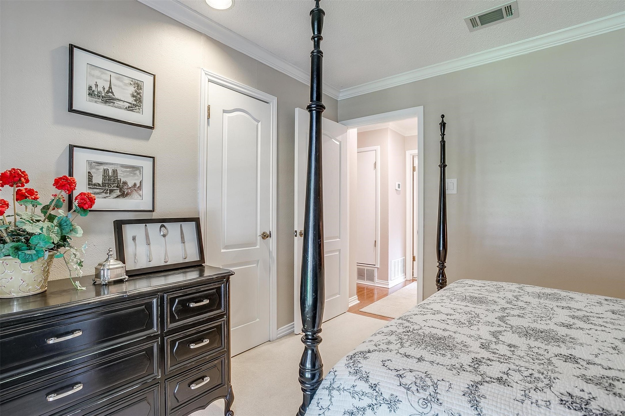 206 Shelmar Drive Euless TX 76039