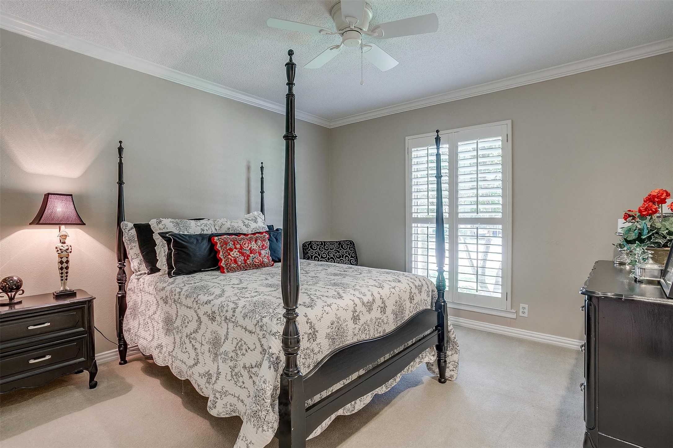 206 Shelmar Drive Euless TX 76039