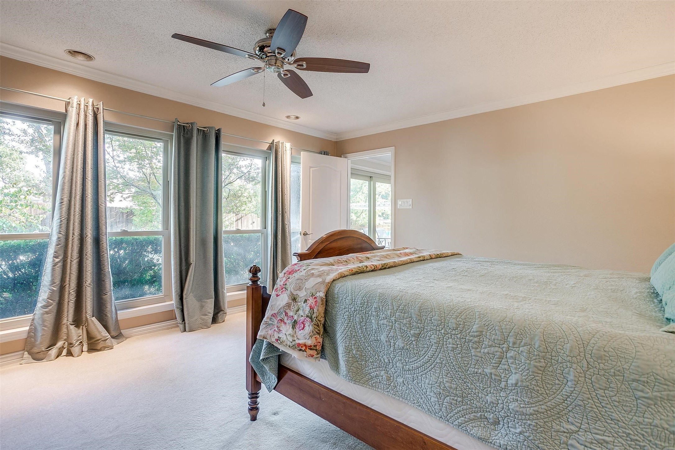 206 Shelmar Drive Euless TX 76039