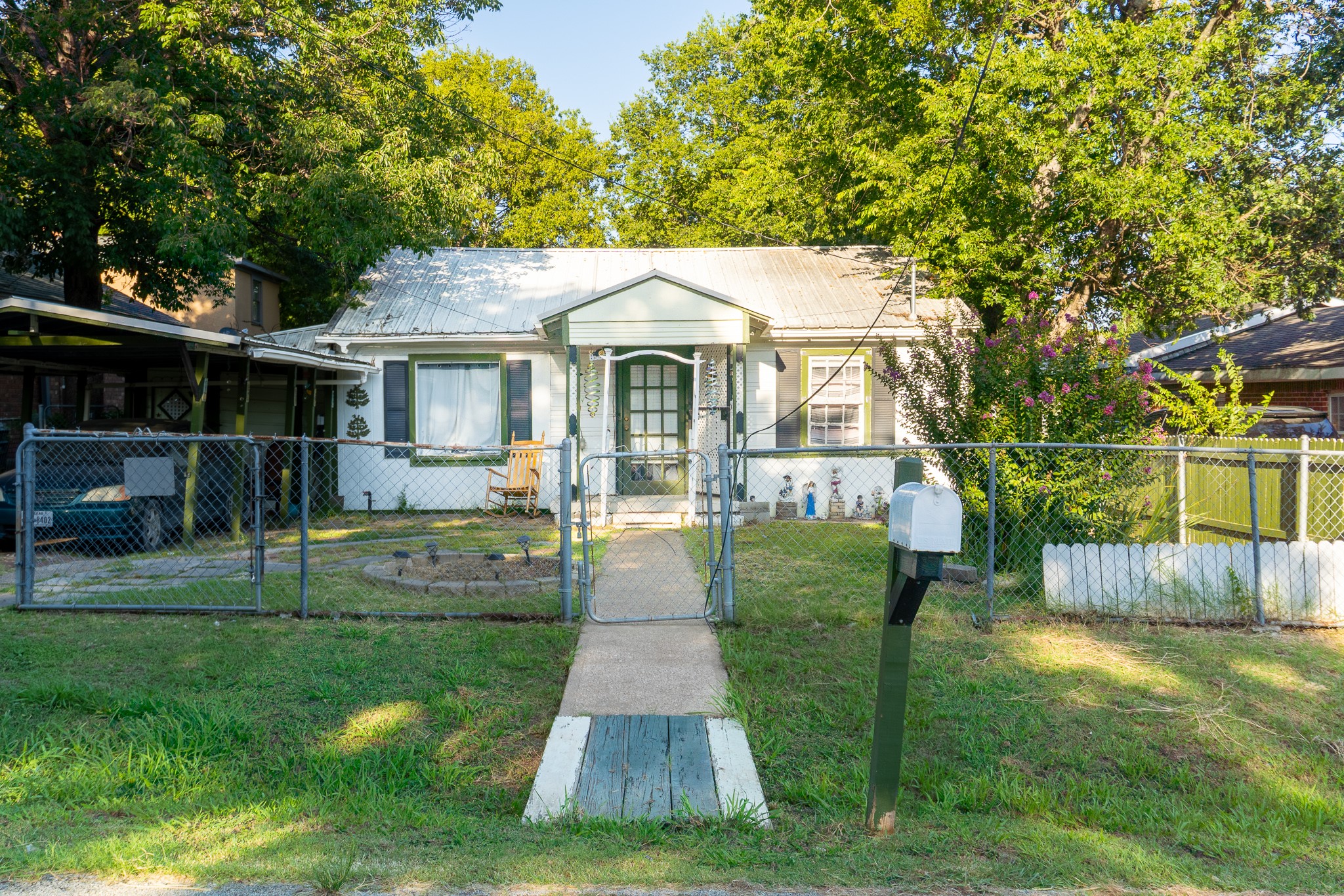 714 Neomi Avenue Dallas TX 75217