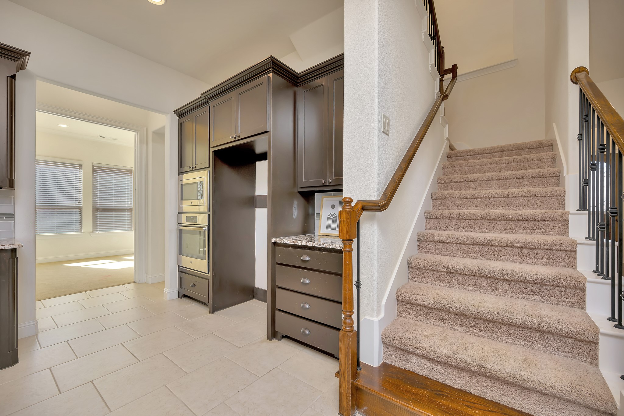 1052 Highpoint Way Roanoke TX 76262