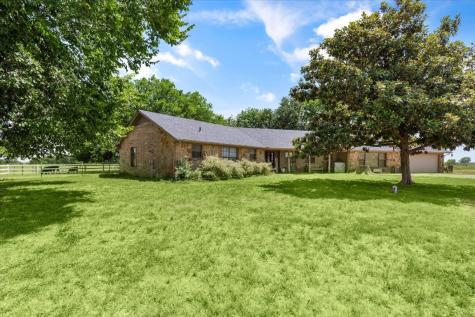 141 County Road 4668 Rhome TX 76078