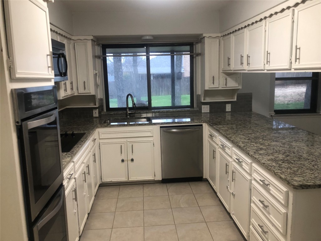 104 NE Alsbury Boulevard Burleson TX 76028