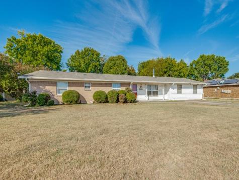 2326 SE 4th Street Grand Prairie TX 75051