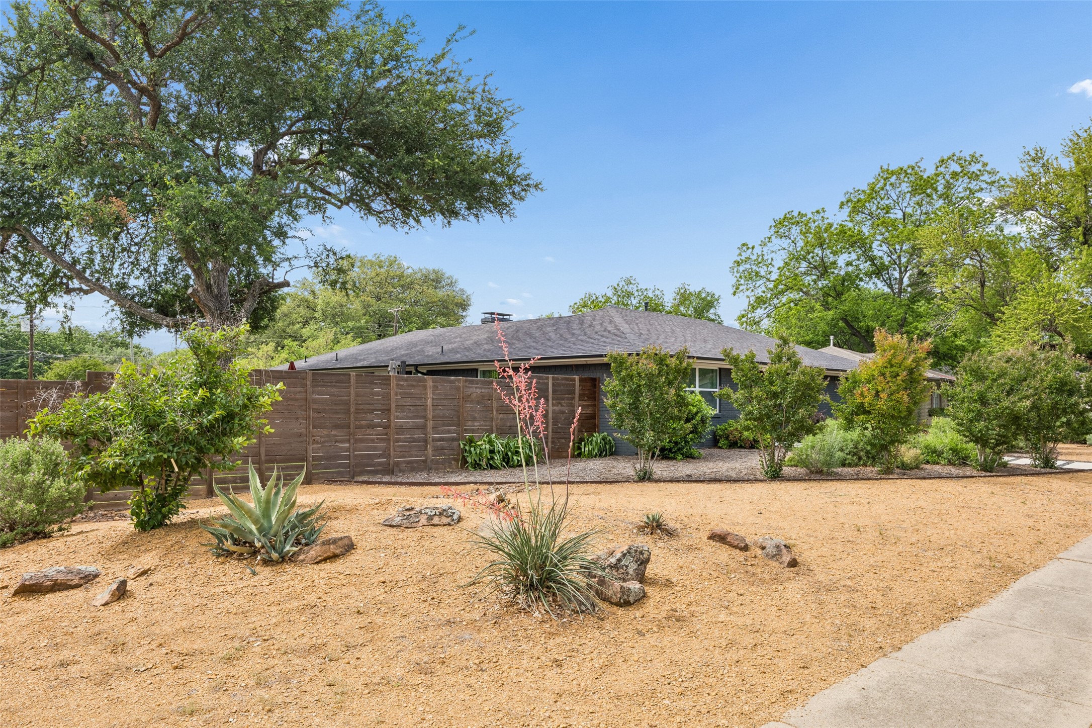 804 S Weatherred Drive Richardson TX 75080
