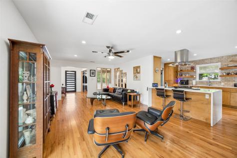 804 S Weatherred Drive Richardson TX 75080