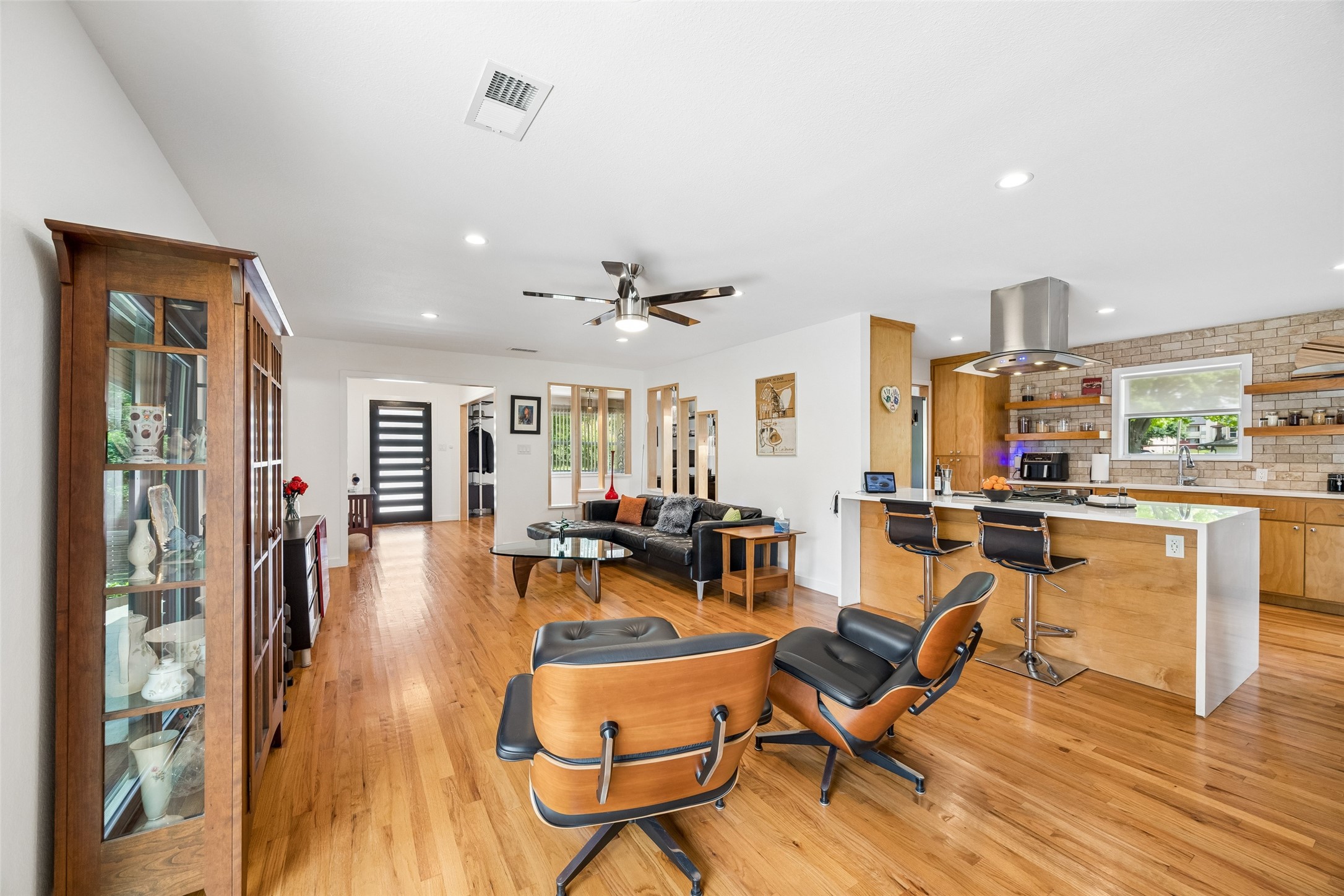 804 S Weatherred Drive Richardson TX 75080