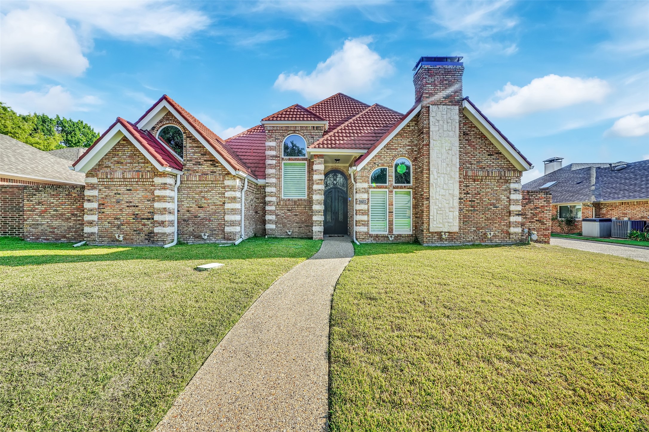 2709 Oak Point Drive Garland TX 75044