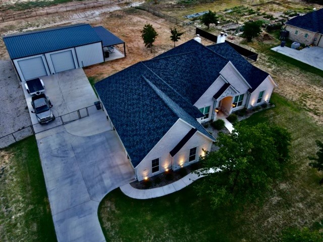 2016 Forest Bluff Trail Azle TX 76020