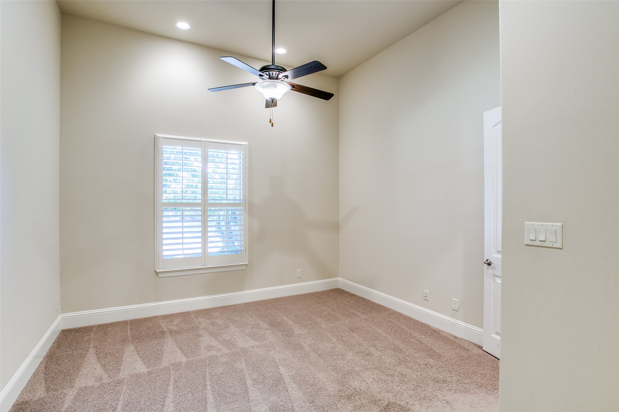 631 Creekway Drive Irving TX 75039