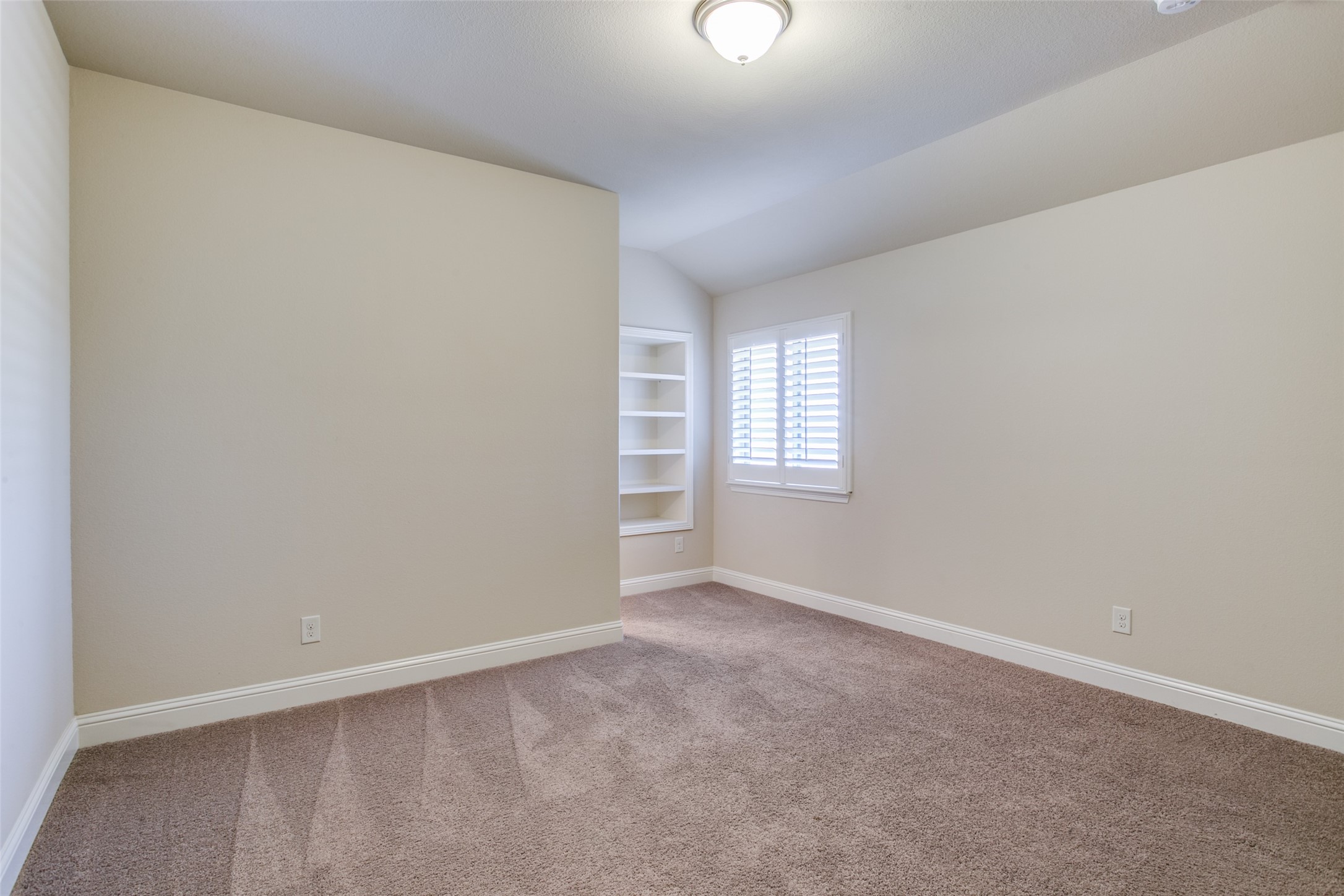 631 Creekway Drive Irving TX 75039