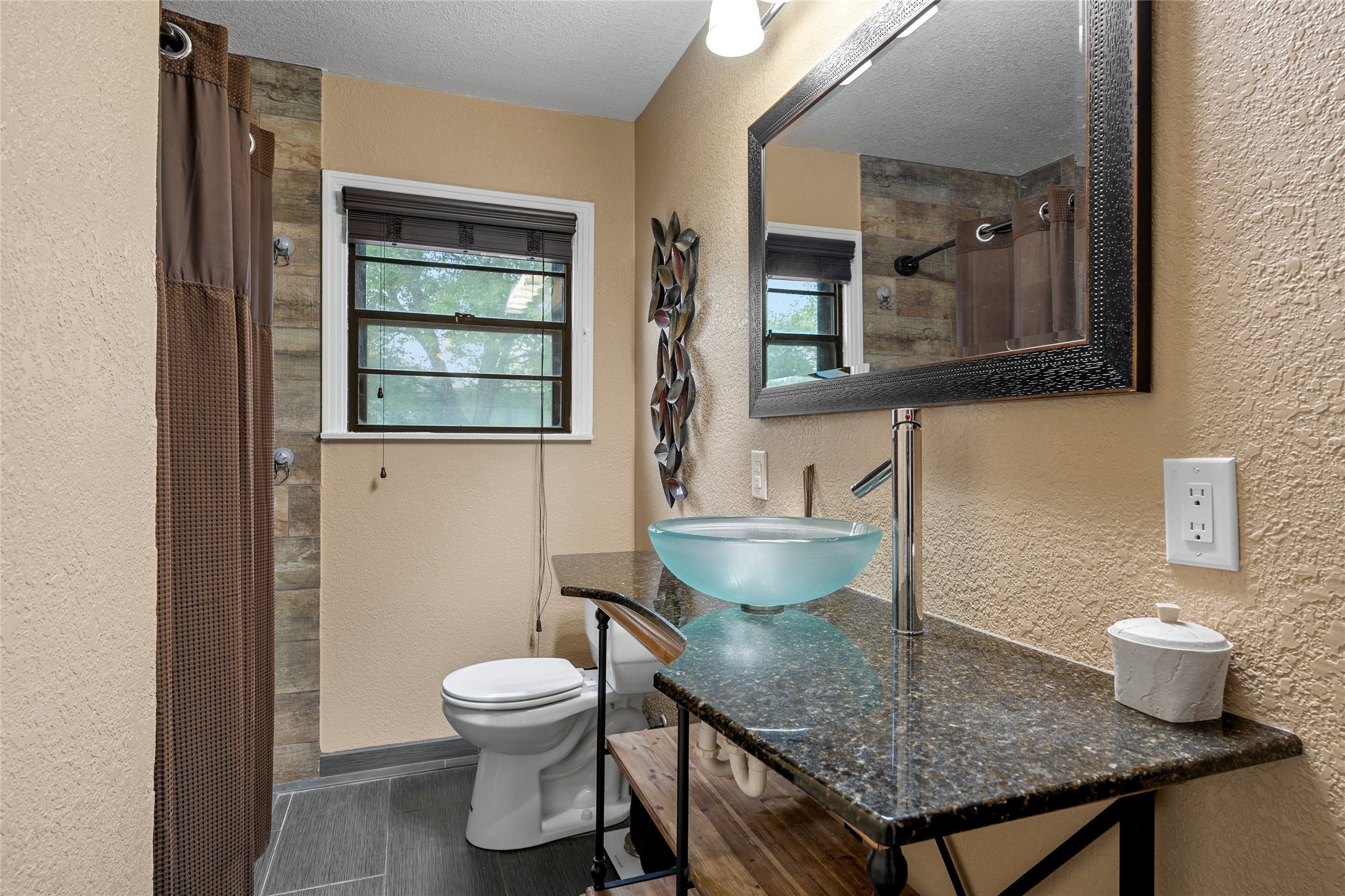 2433 N 42nd Street Waco TX 76710