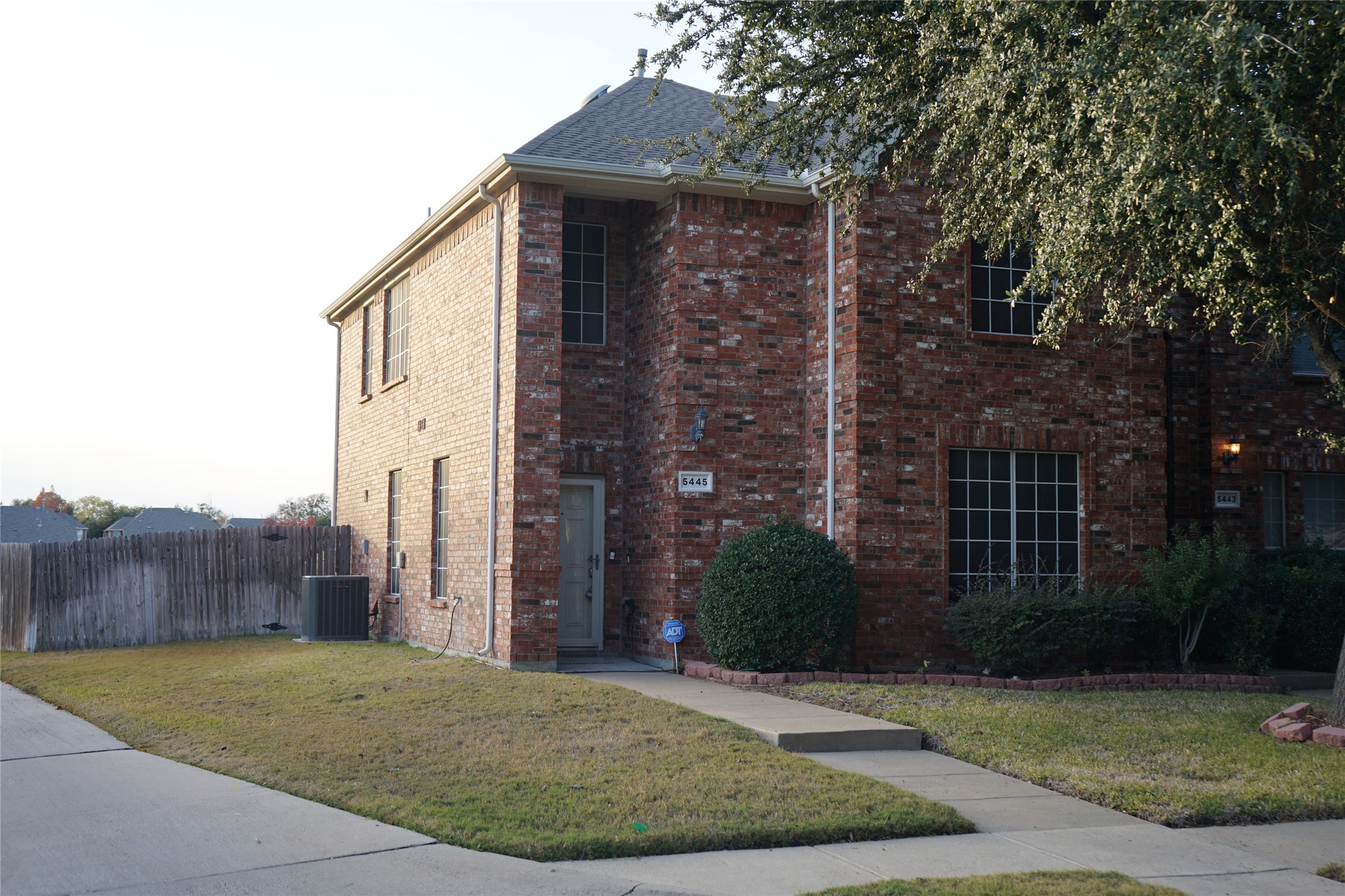 5445 Avery Lane Grand Prairie TX 75052