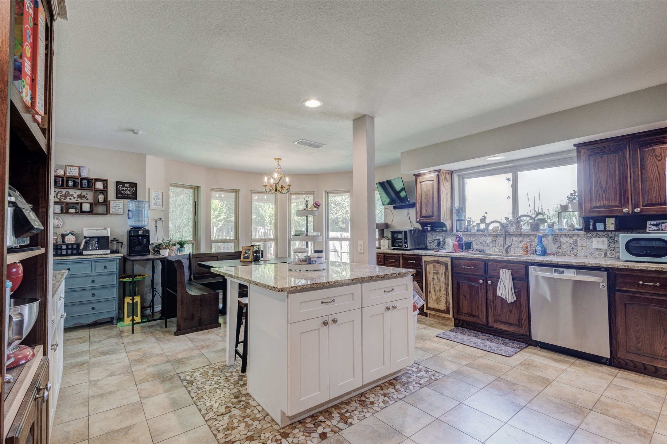 7725 Woodside Hill Fort Worth TX 76179