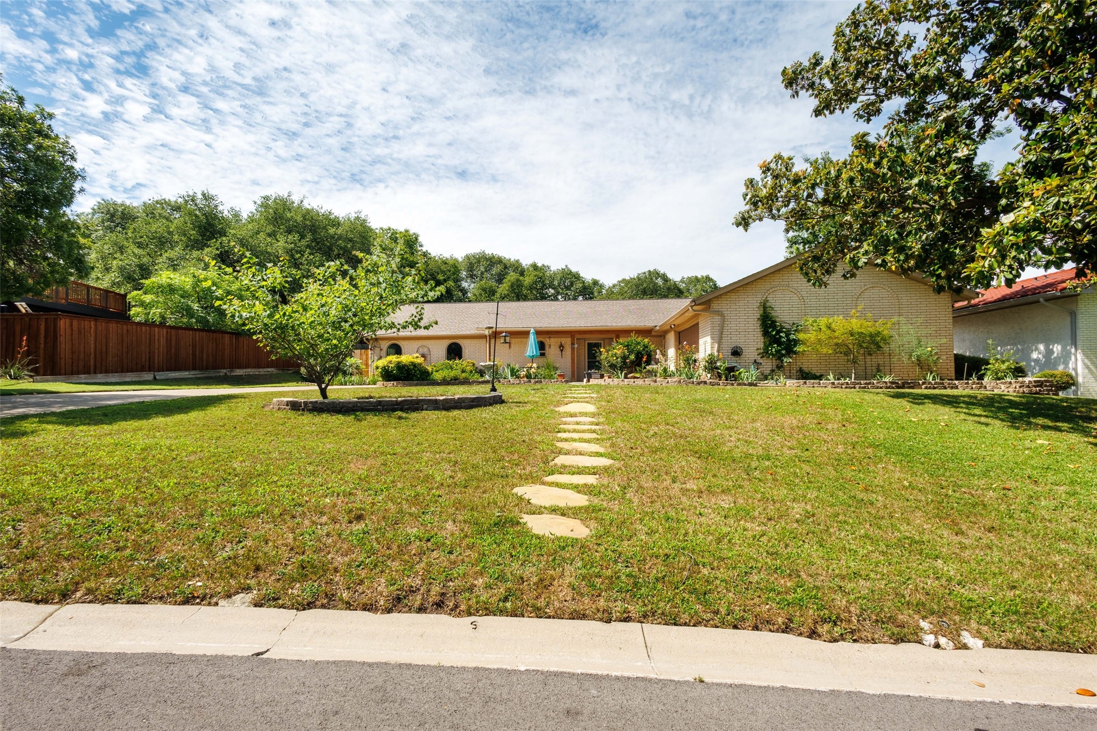 7725 Woodside Hill Fort Worth TX 76179