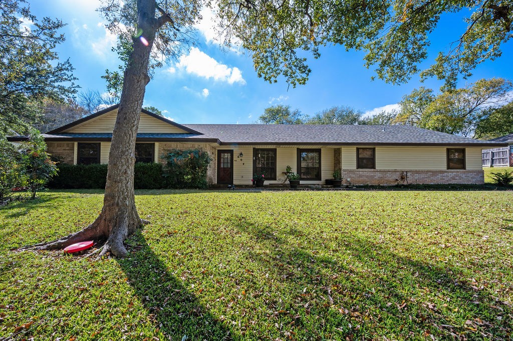 604 Willow Creek Drive Woodway TX 76712