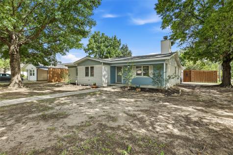 588 Pine Street Lewisville TX 75057