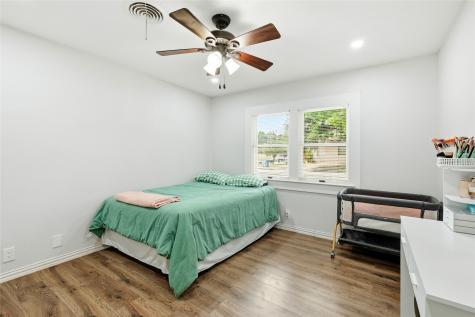 588 Pine Street Lewisville TX 75057
