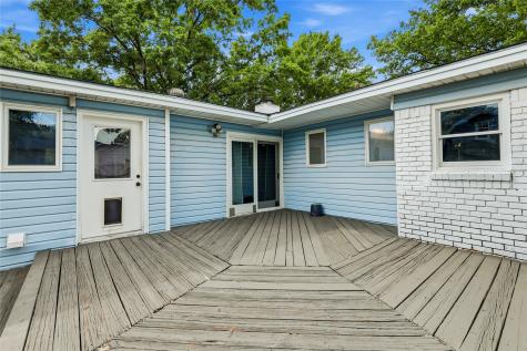 588 Pine Street Lewisville TX 75057