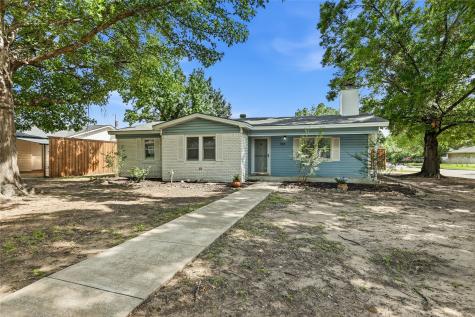 588 Pine Street Lewisville TX 75057