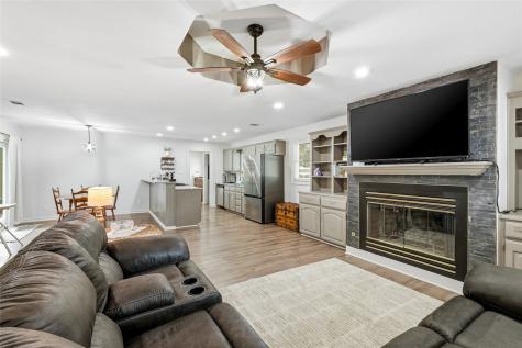 588 Pine Street Lewisville TX 75057
