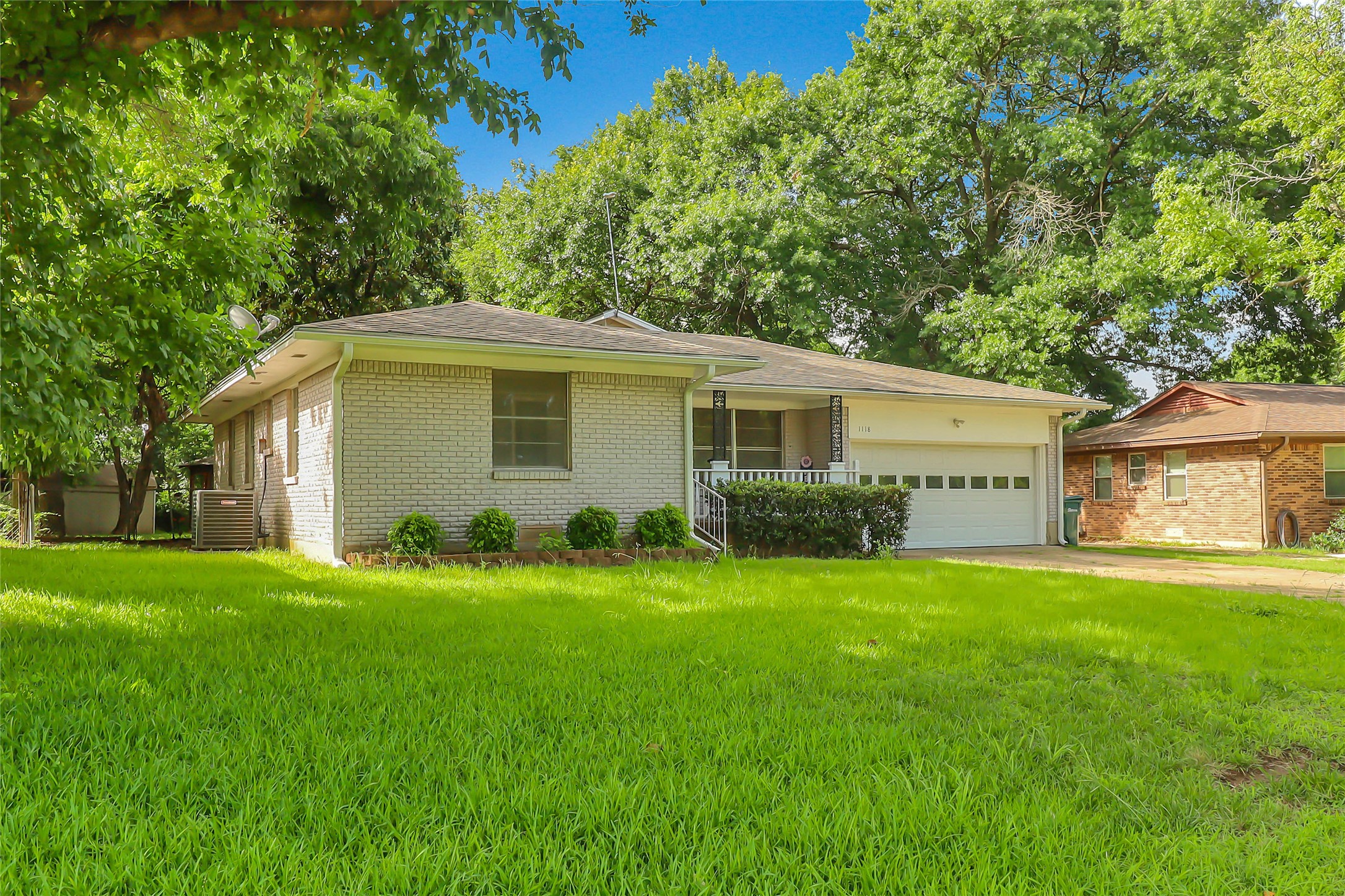 1118 W Mcgee Street Sherman TX 75092