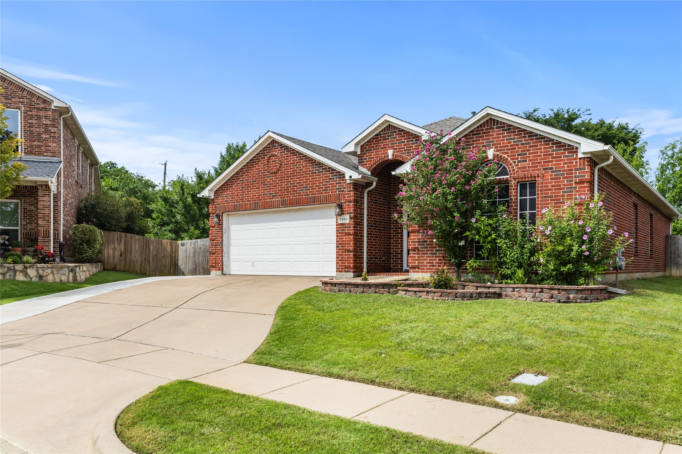 7910 Corona Court Arlington TX 76002