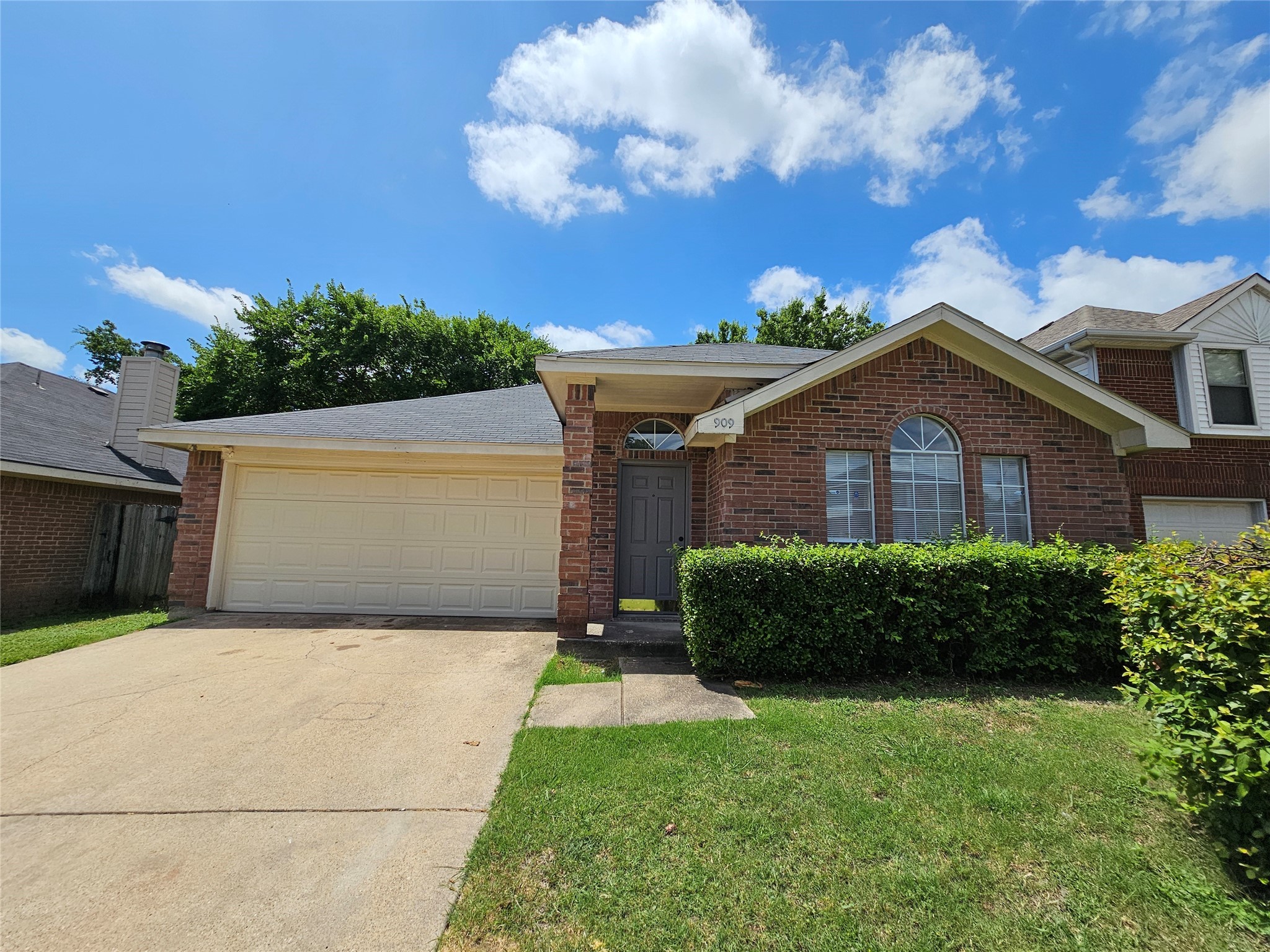 909 Simon Drive Cedar Hill TX 75104