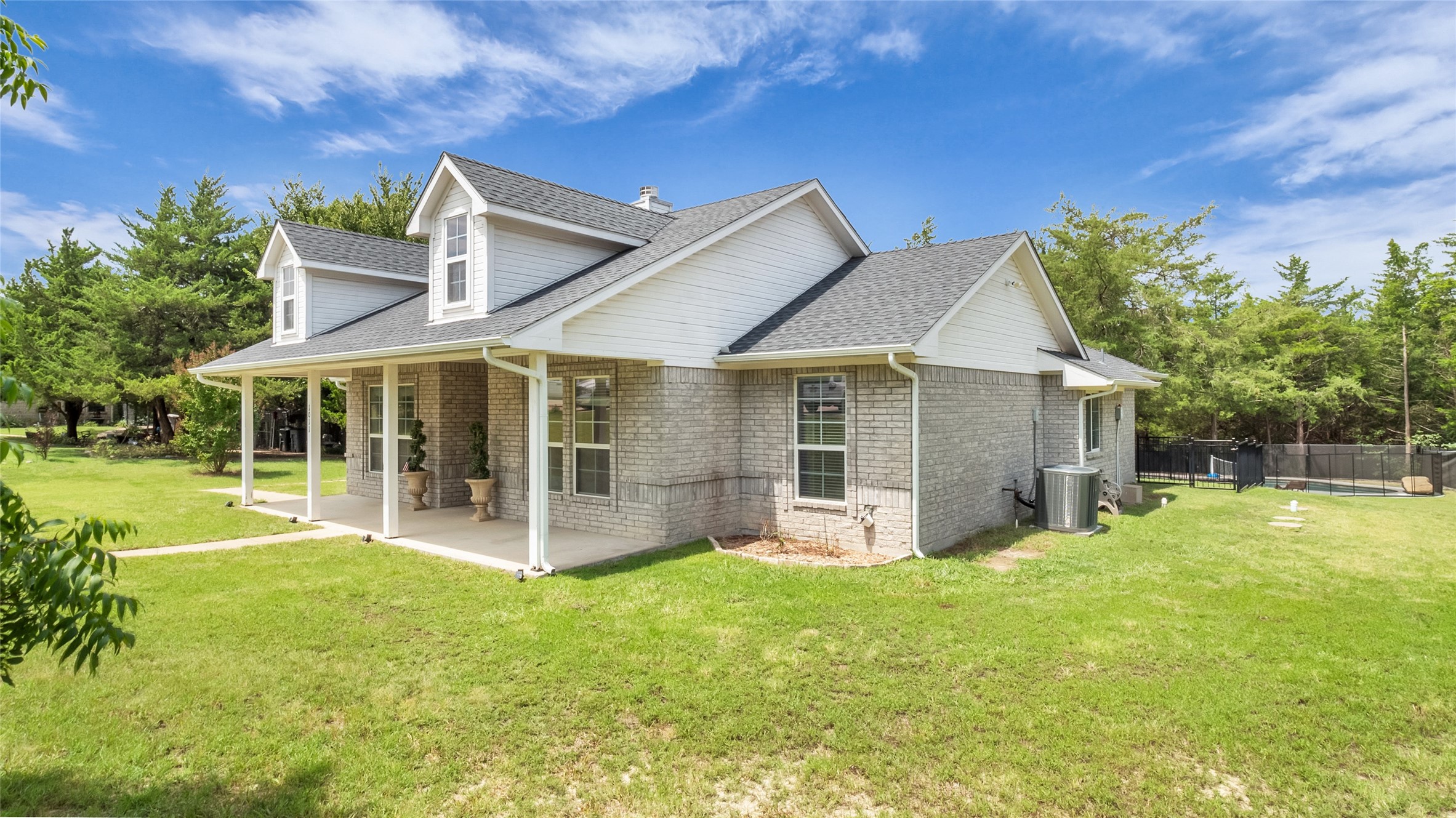 1011 Sister Grove Road Van Alstyne TX 75495