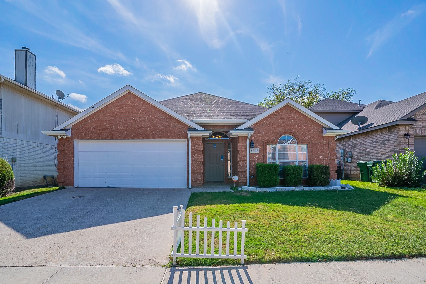 5703 Indian Hill Drive Arlington TX 76018