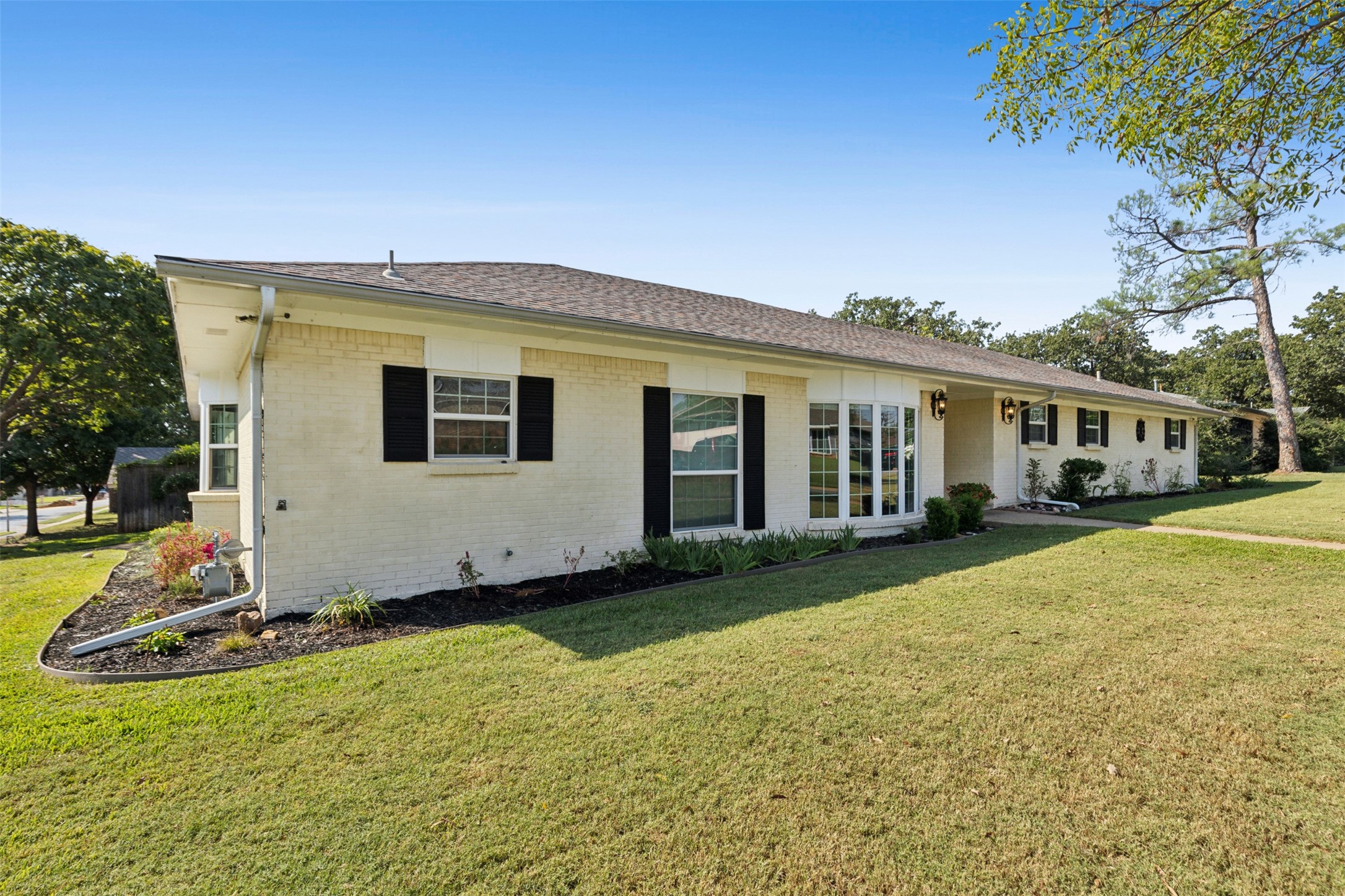 1610 Newsom Court Pantego TX 76013