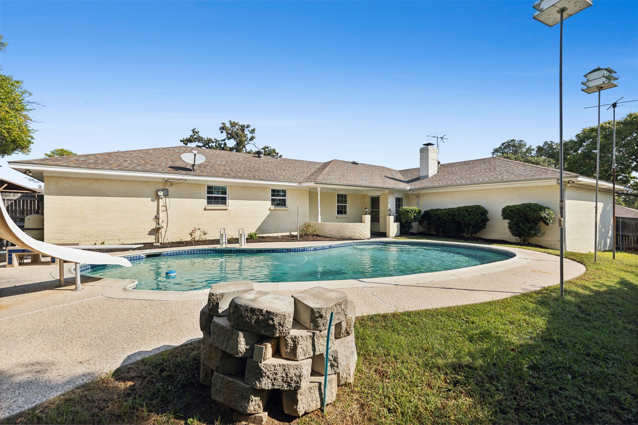 1610 Newsom Court Pantego TX 76013
